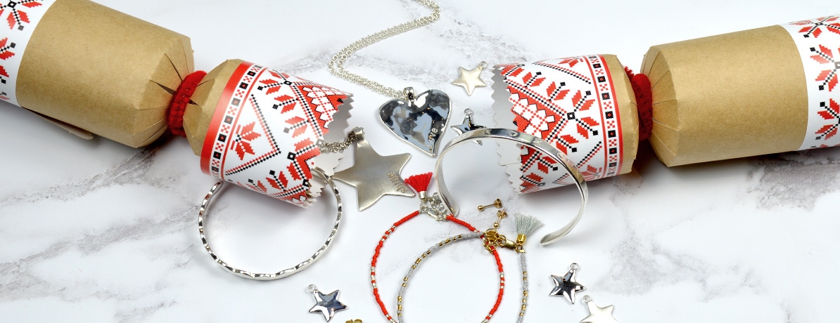 Personalised jewellery christmas crackers